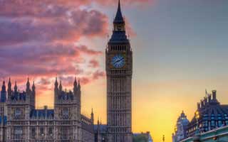 爱游戏官网｜爱游戏APP这次数据更新，和那条风险提示忽然断了一截撞在一起，太巧了…